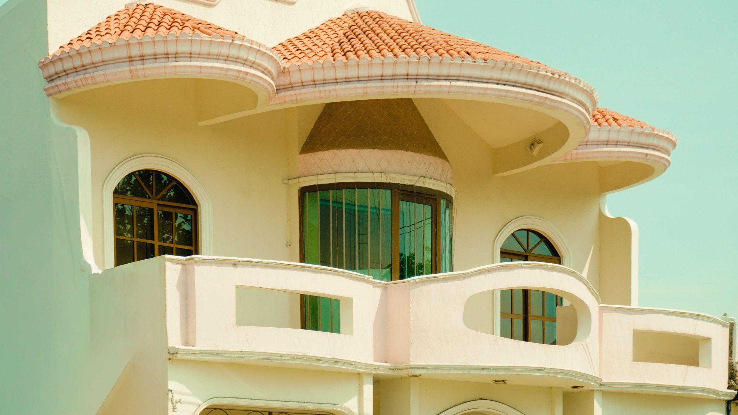 Villa méditerranéenne toit terracotta architecture