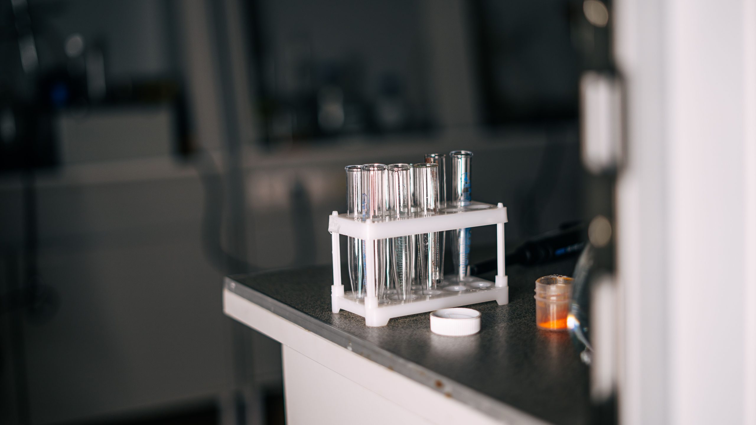 Gros plan équipement test tubes laboratoire scientifique