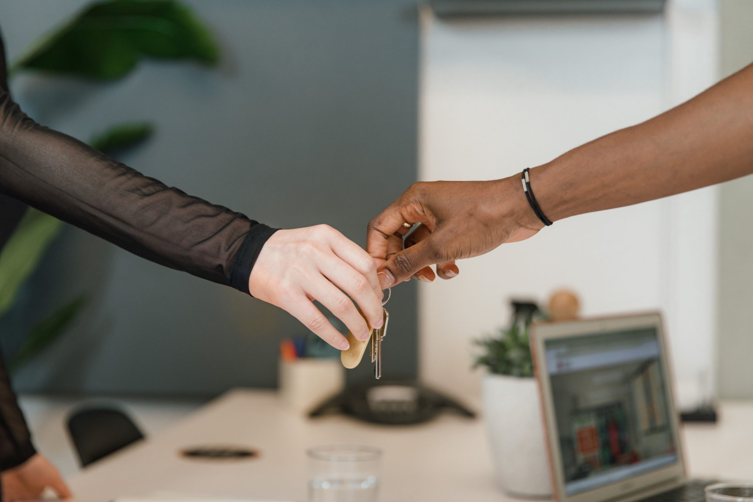 Bureau professionnel echange cles transaction immobiliere