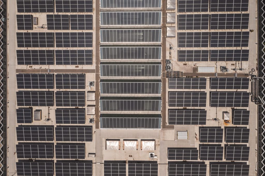 Combien de panneaux solaires faut-il pour 5000 kWh par an ?